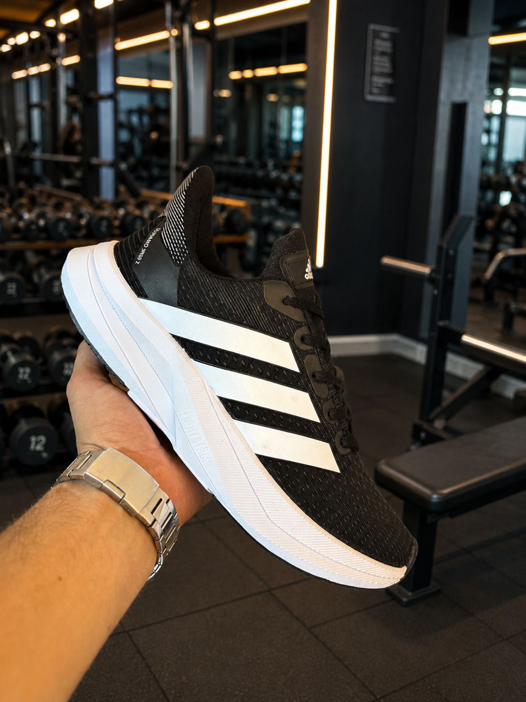 Tênis adidas unissex
