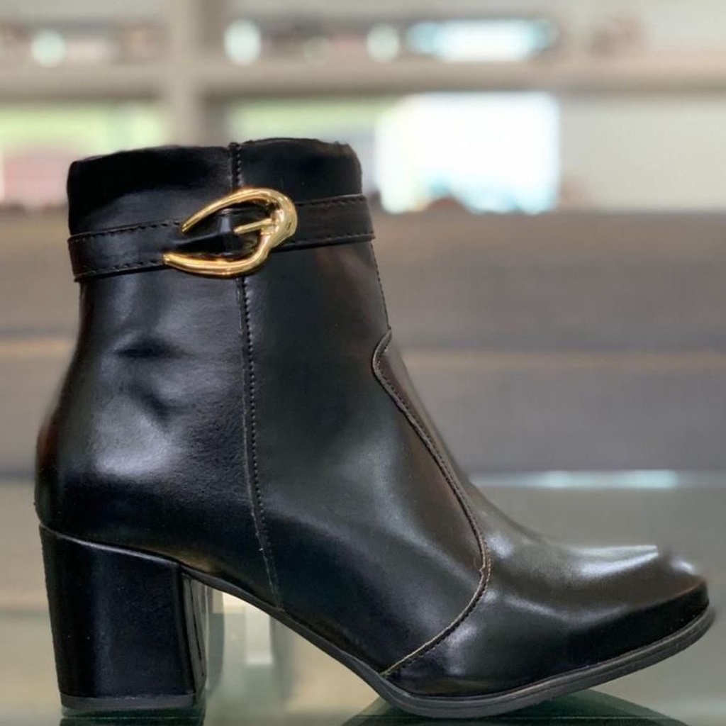 Bota preta de cano curto